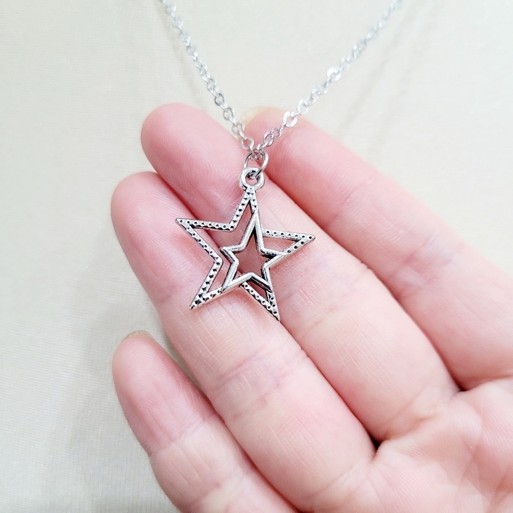 Brand New Silver Double Stars Necklace - Picture 2 of 8